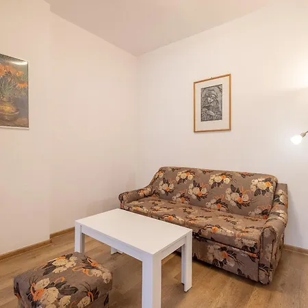 Peaceful Downtown Location - 2 Bedroom Daire Sofya