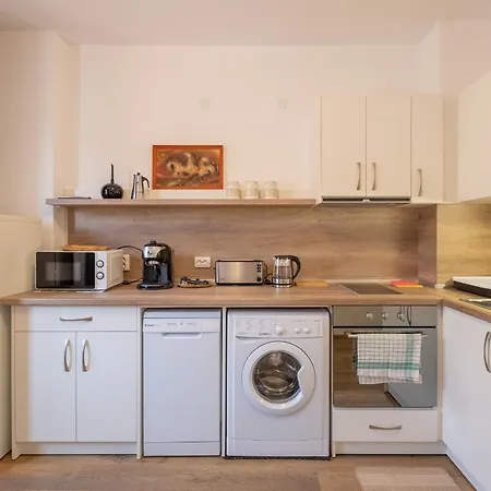 Peaceful Downtown Location - 2 Bedroom By Flat Manаger *