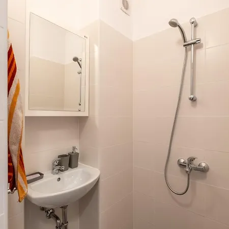 Апартаменты Peaceful Downtown Location - 2 Bedroom София