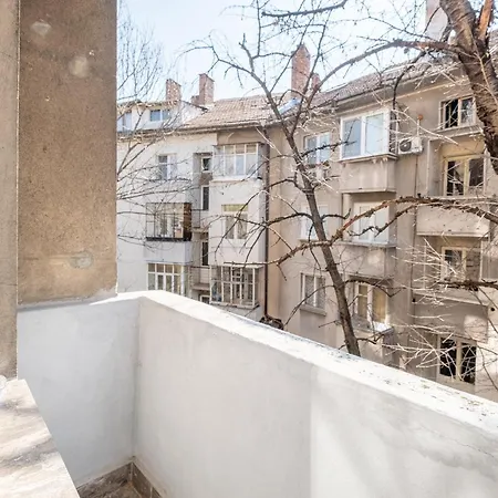 Peaceful Downtown Location - 2 Bedroom * София