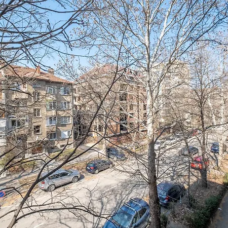 Peaceful Downtown Location - 2 Bedroom Apartmán *