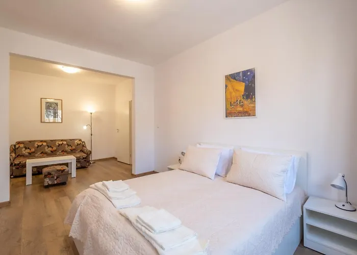 アパート Peaceful Downtown Location - 2 Bedroom *