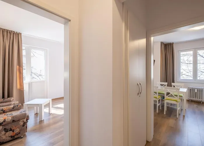 Peaceful Downtown Location - 2 Bedroom *