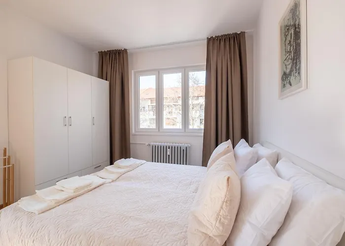 Peaceful Downtown Location - 2 Bedroom Appartamento *