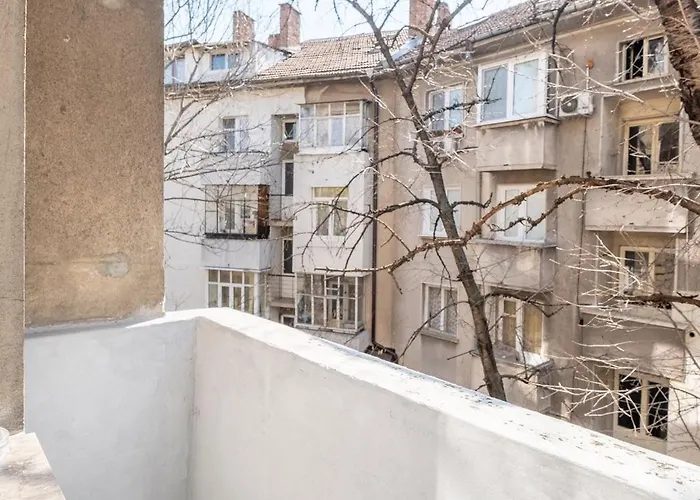 Peaceful Downtown Location - 2 Bedroom * Sofia