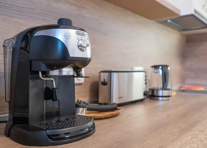 Peaceful Downtown Location - 2 Bedroom Appartamento