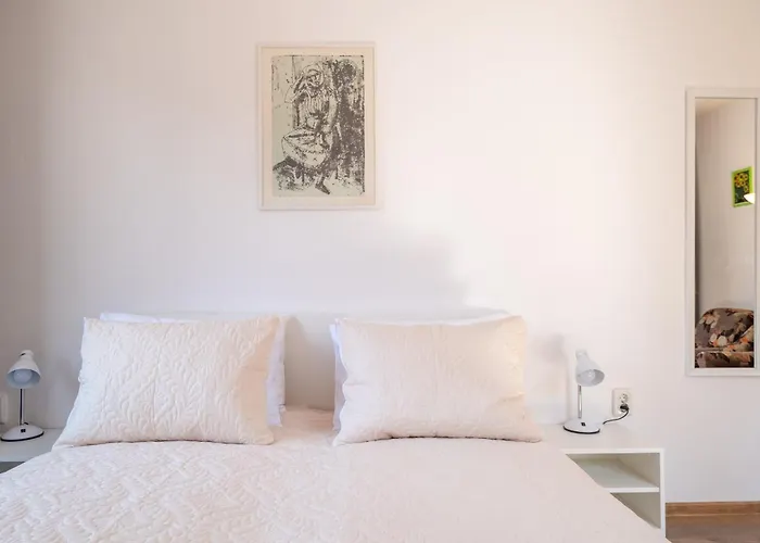 Peaceful Downtown Location - 2 Bedroom Sofia