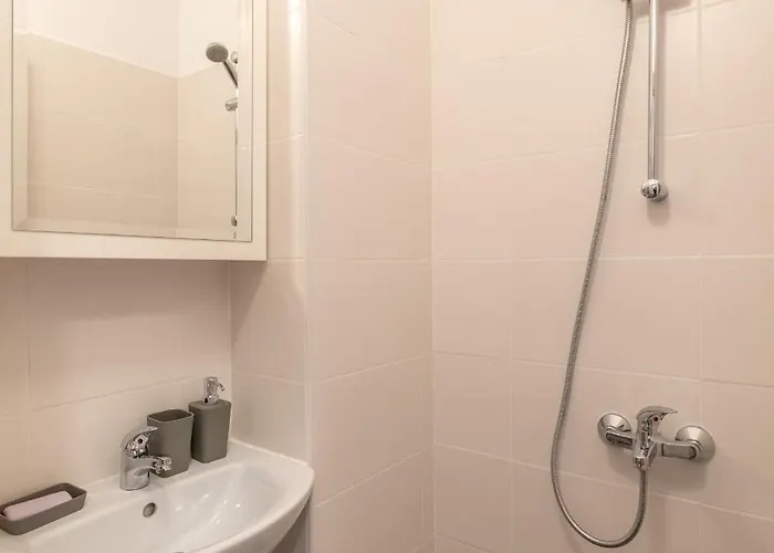 Peaceful Downtown Location - 2 Bedroom